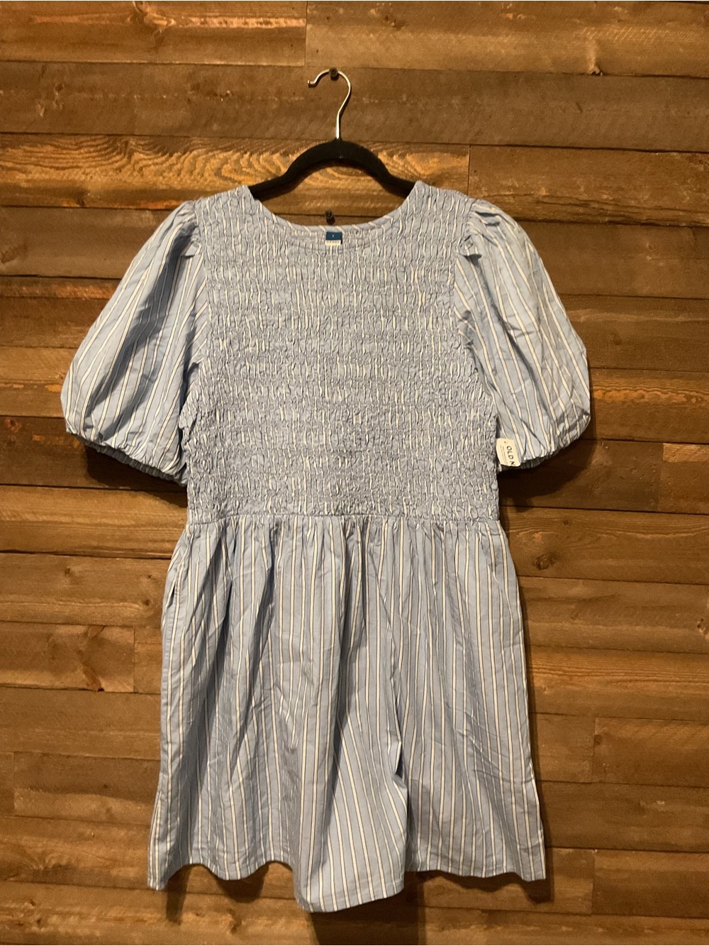 Old Navy Women’s Light Blue And White Striped Smocked Chest Dress Size Large NWT